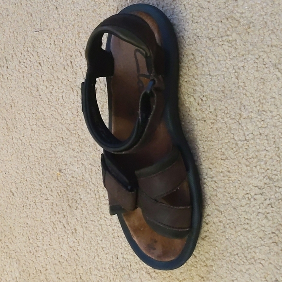 Clark's with Active Air Brown Comfort Velcro Sandals Size 11 Women's - Picture 10 of 14